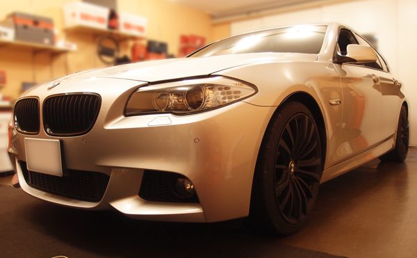 BMW5シリーズウインドリペア施工車輛